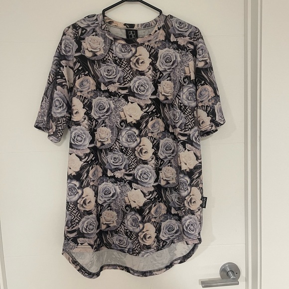 Tee shirt / T-shirt - Picture 1 of 3